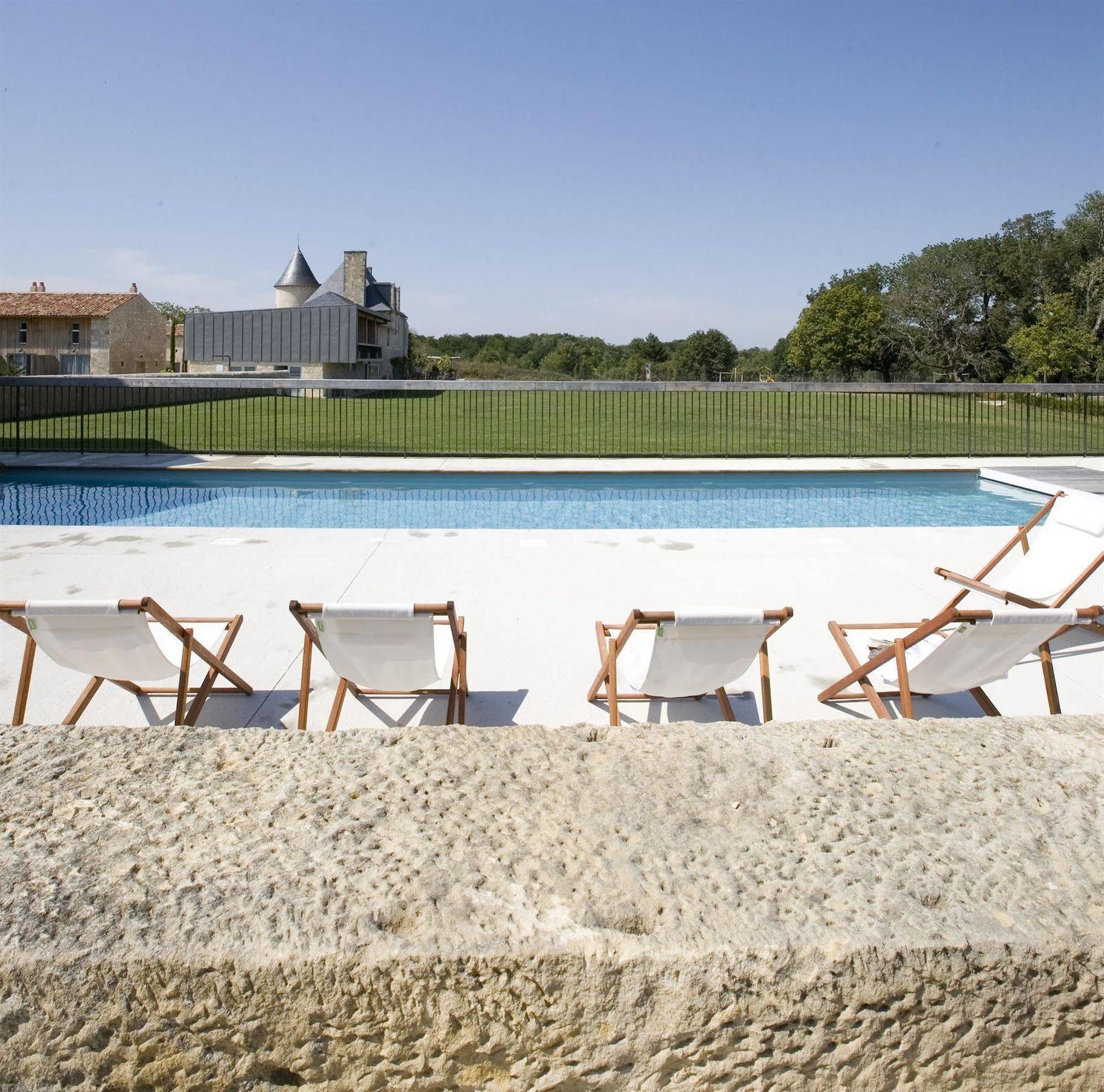 ホテル Domaine Du Normandoux, The Originals Relais Tercé エクステリア 写真