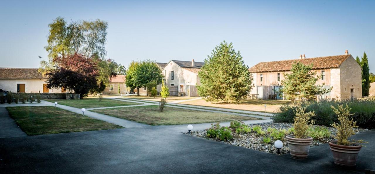 ホテル Domaine Du Normandoux, The Originals Relais Tercé エクステリア 写真