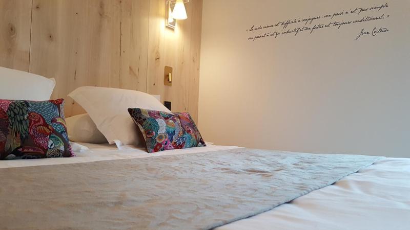 ホテル Domaine Du Normandoux, The Originals Relais Tercé エクステリア 写真