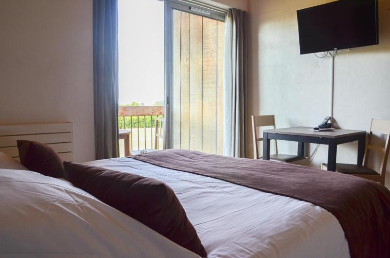 ホテル Domaine Du Normandoux, The Originals Relais Tercé エクステリア 写真